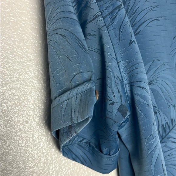 Blue Leaf Print Button-Up Shirt - Picture 9 of 14